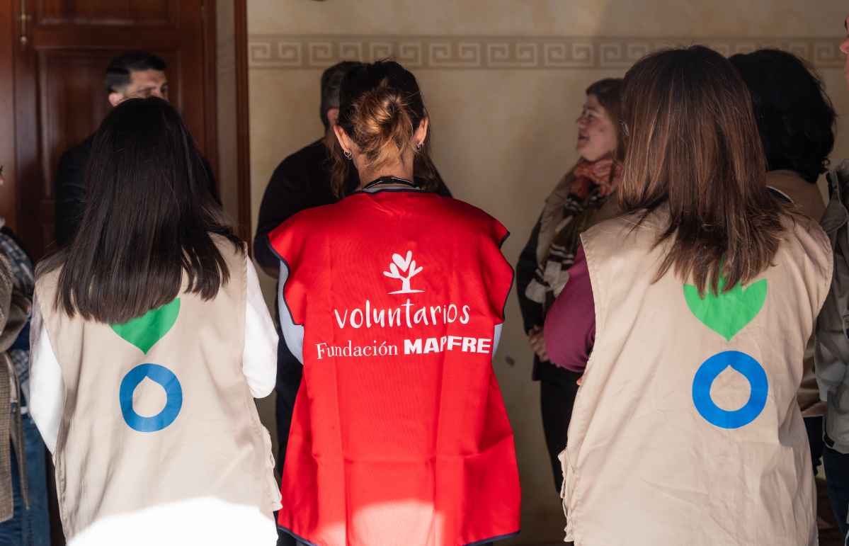 EntregaTarjetas-AccioncontraHambre-Grazalema-Andalucia-Voluntarios