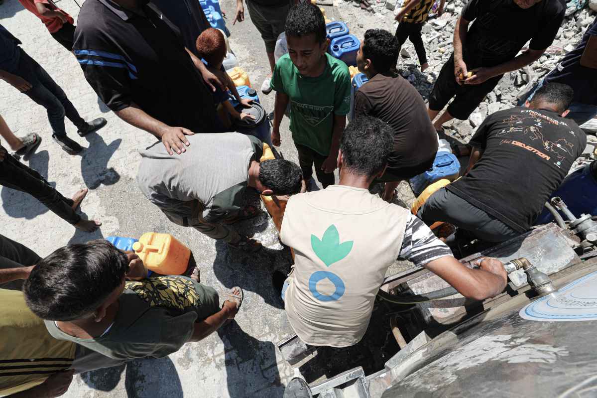 Distribución de agua en Gaza, 2025. © Acción contra el Hambre